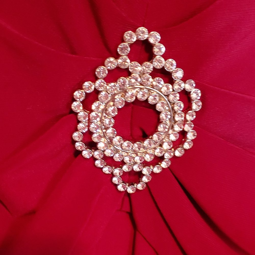 Patra That Red Dress - Picture 6 of 10